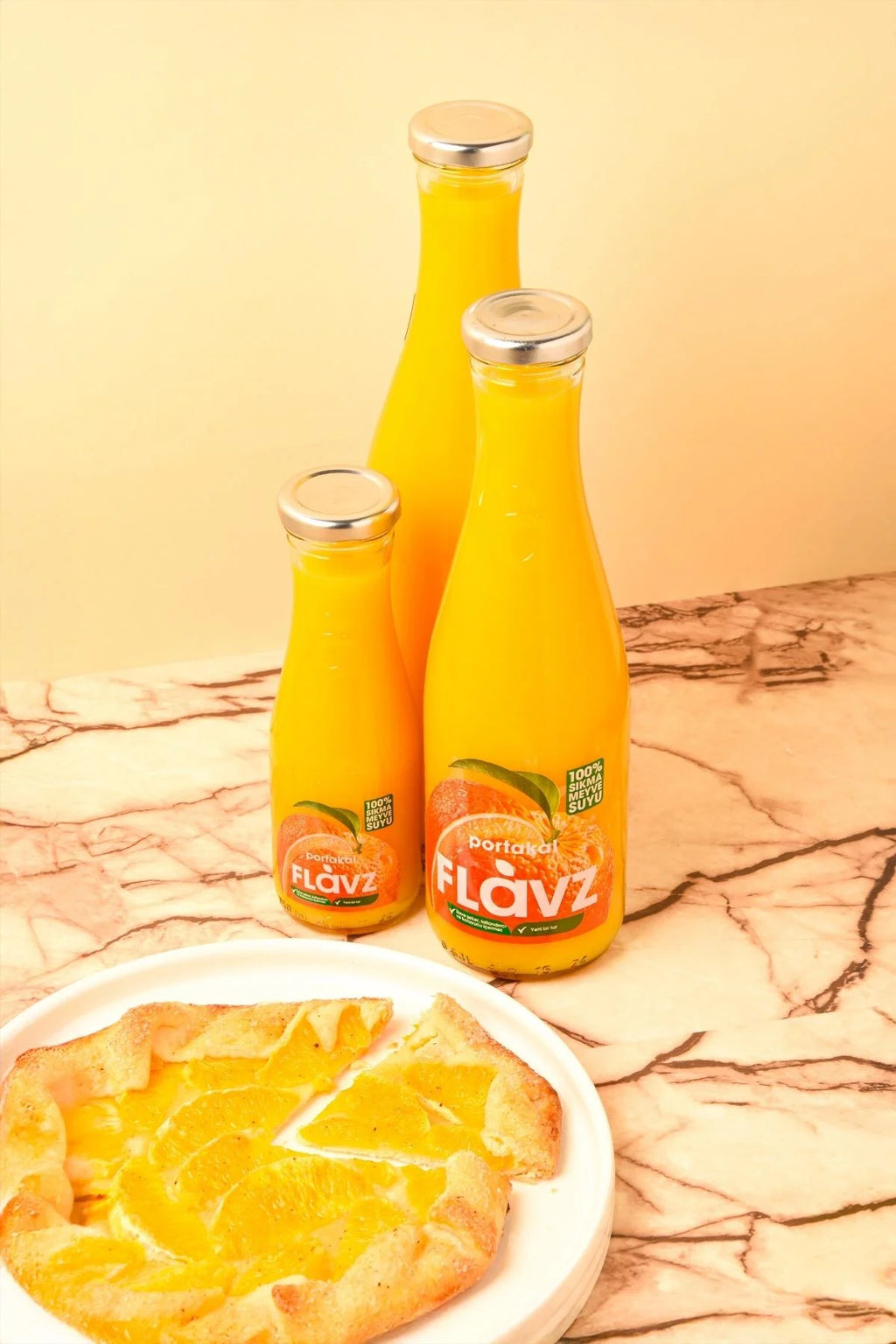 Flavz %100 Doğal Portakal Sıkma Meyve Suyu - 640ml Cam Şişe